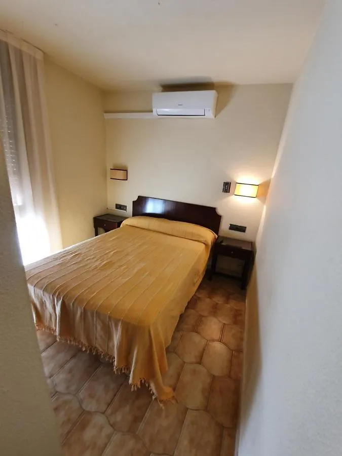 Hostal Perla Riudoms Pensión